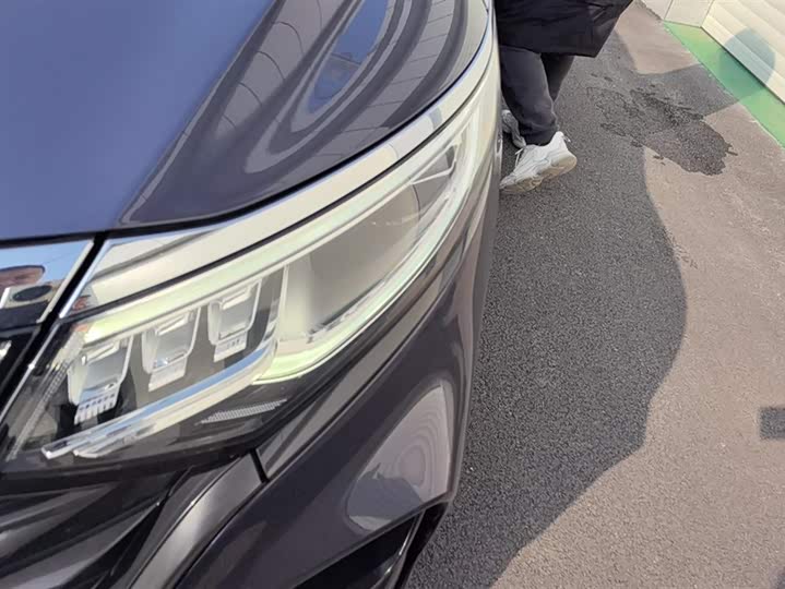 Фото 5 - Roewe iMax 8