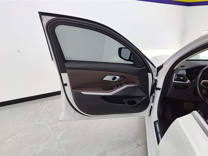 Фото 7 - BMW 3 Series