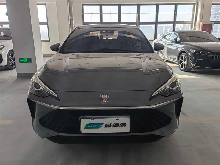 Фото 2 - Roewe i5