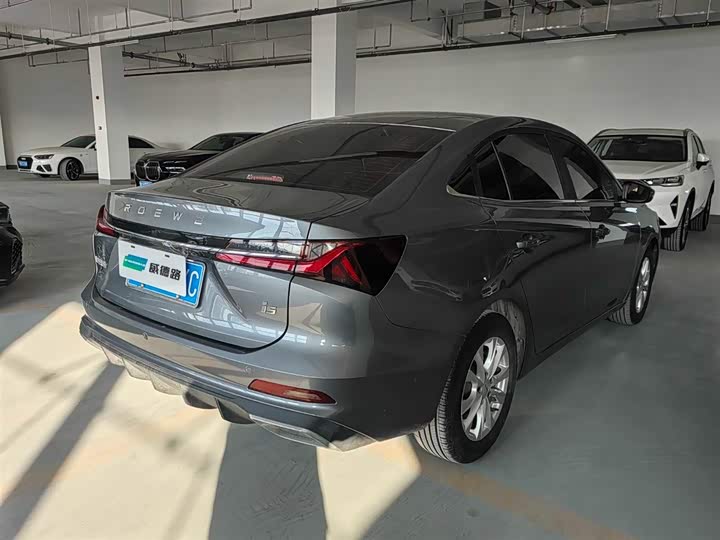 Фото 6 - Roewe i5