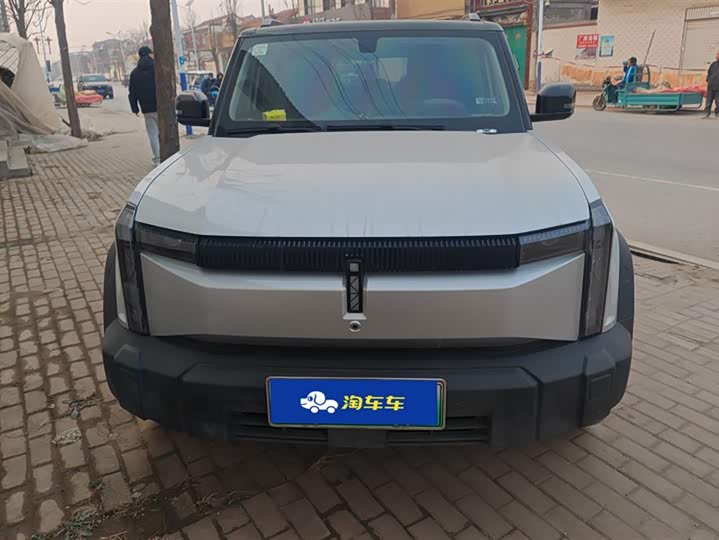 Фото 2 - Chery iCar 03