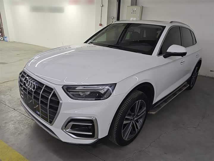 Фото 1 - Audi Q5L