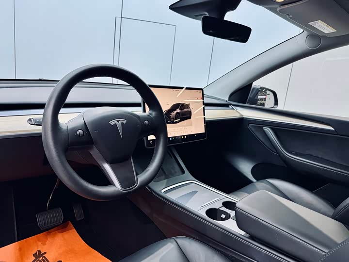 Фото 4 - Tesla Model Y