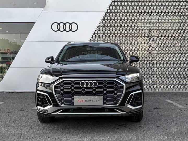 Фото 2 - Audi Q5L
