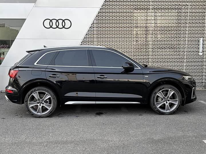 Фото 3 - Audi Q5L