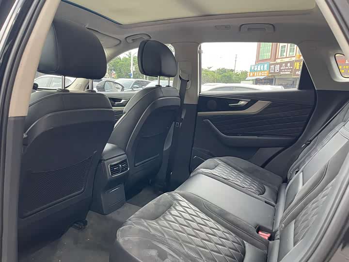 Фото 8 - Hongqi HS5