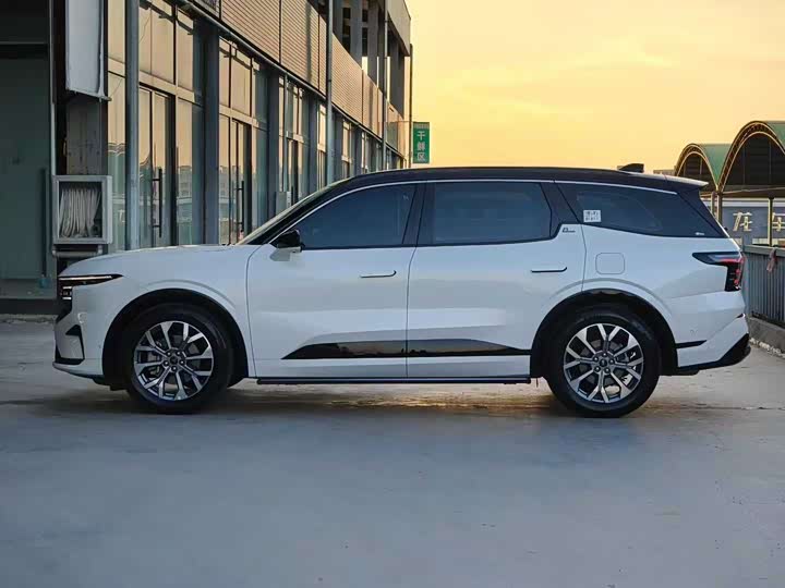 Фото 6 - Ford Edge