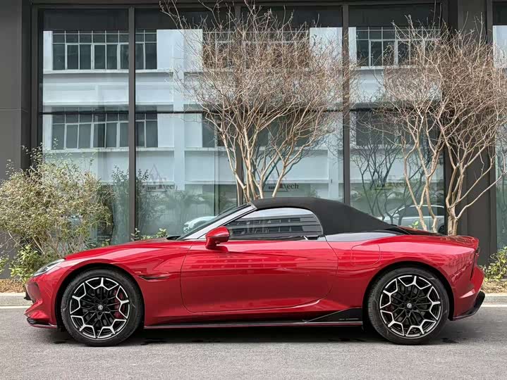 Фото 3 - MG Motor Cyberster