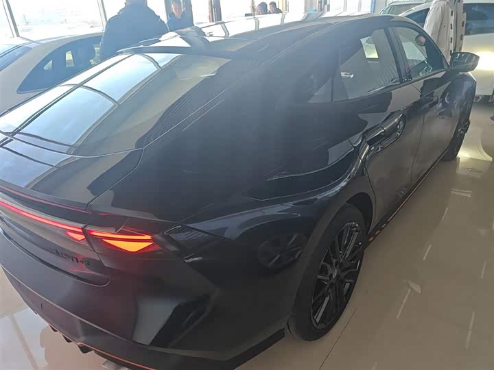 Фото 7 - Changan UNI-V