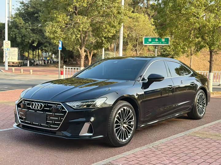 Фото 1 - Audi A7L