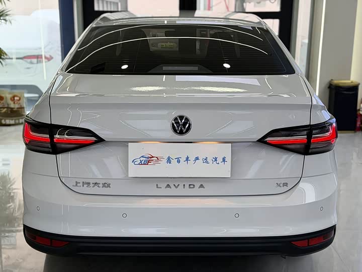 Фото 9 - Volkswagen Lavida