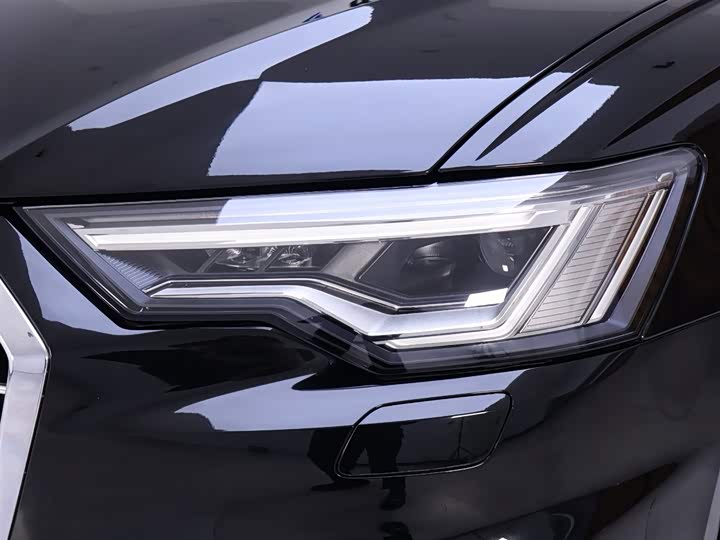 Фото 4 - Audi A6L