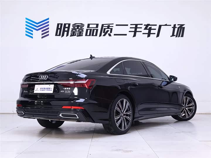 Фото 7 - Audi A6L