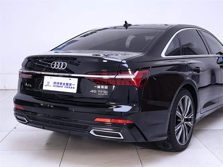 Фото 8 - Audi A6L