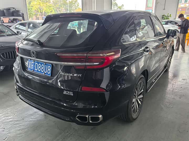 Фото 4 - Honda Avancier