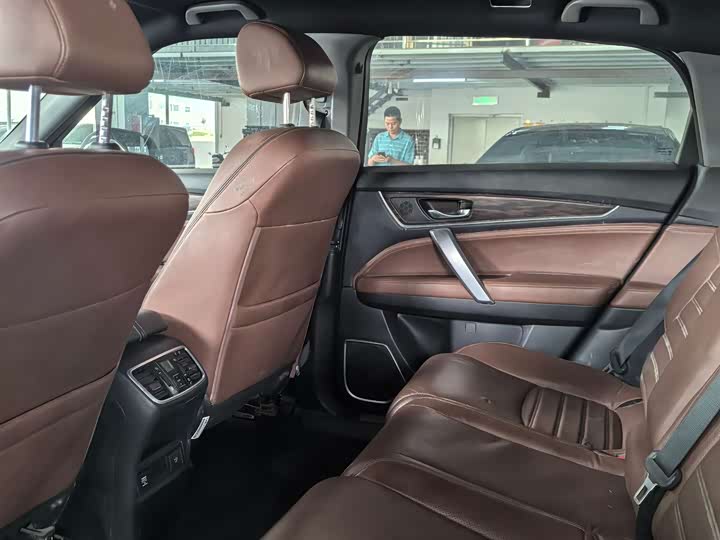 Фото 9 - Honda Avancier