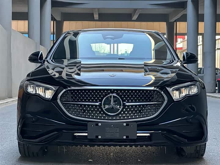 Фото 2 - Mercedes-Benz E-Class