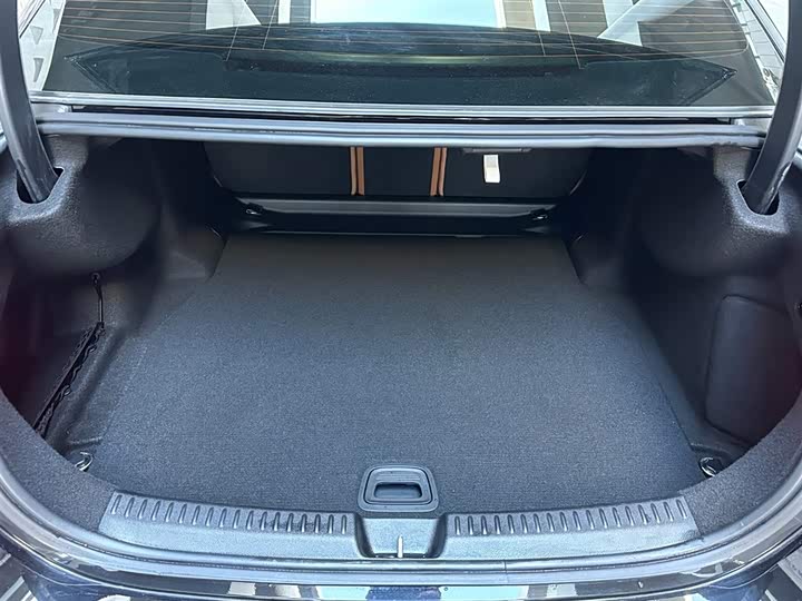 Фото 7 - Mercedes-Benz E-Class