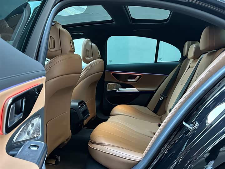 Фото 9 - Mercedes-Benz E-Class