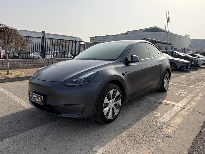 Фото 1 - Tesla Model Y