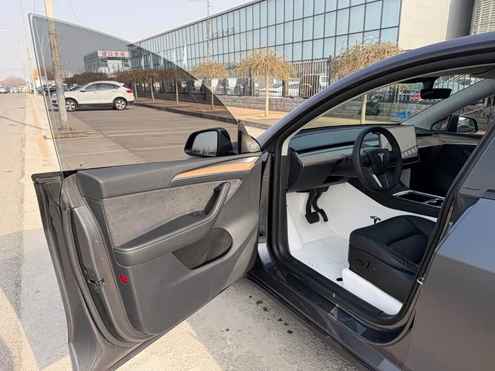 Фото 9 - Tesla Model Y