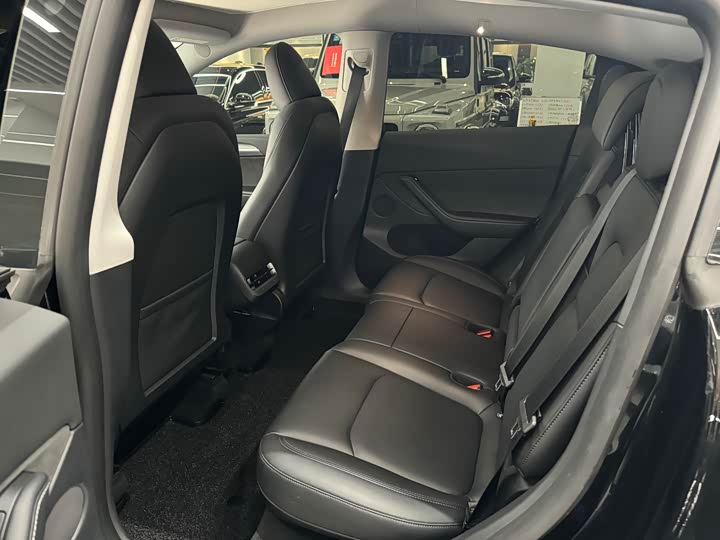 Фото 8 - Tesla Model Y