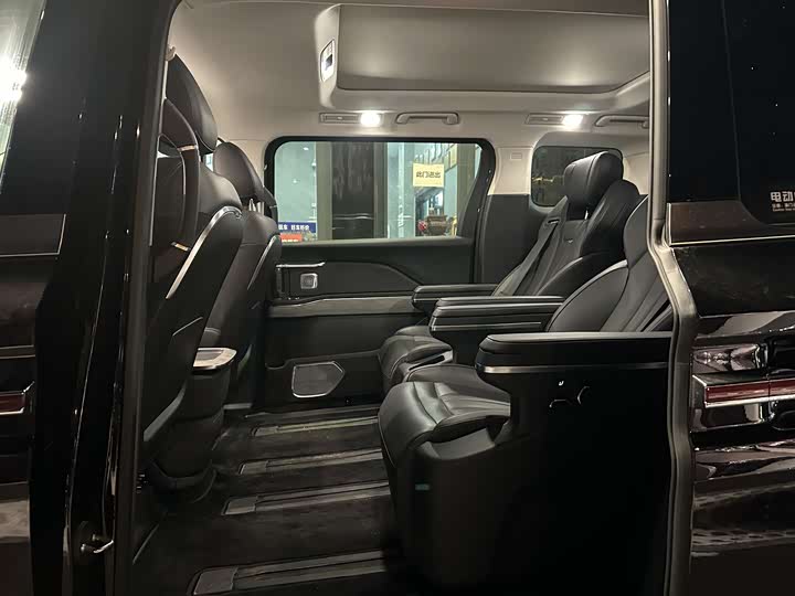 Фото 5 - Hongqi HQ9