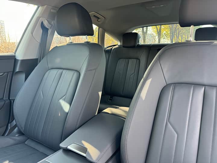 Фото 8 - Audi A7