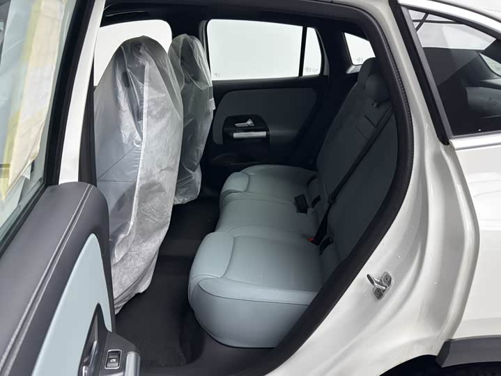 Фото 9 - Mercedes-Benz EQA