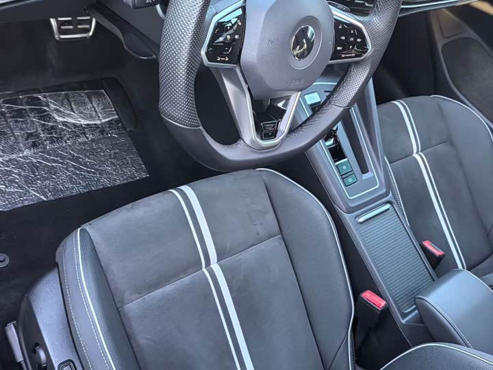 Фото 4 - Volkswagen Golf