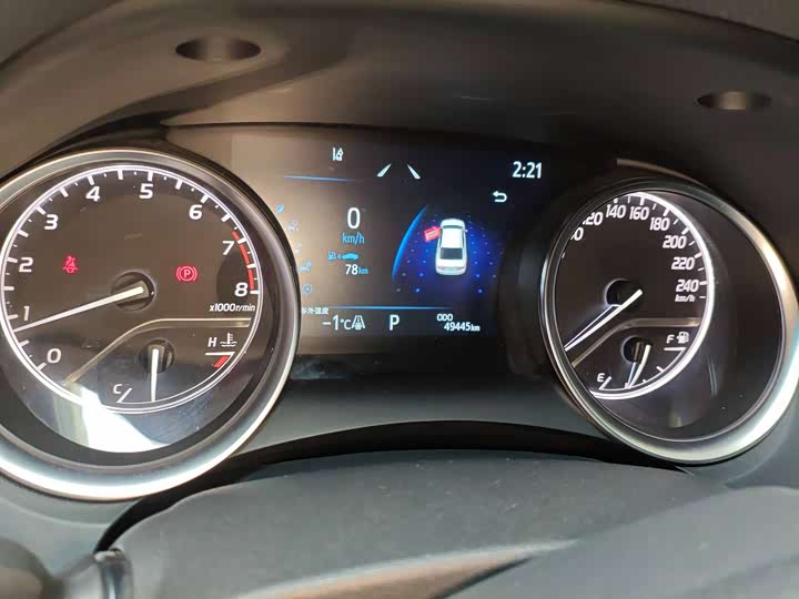 Фото 5 - Toyota Camry