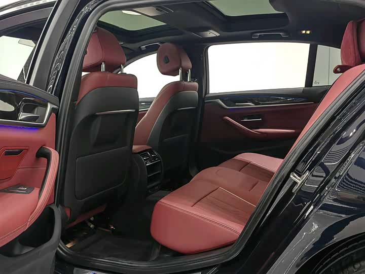 Фото 9 - BMW 5 Series