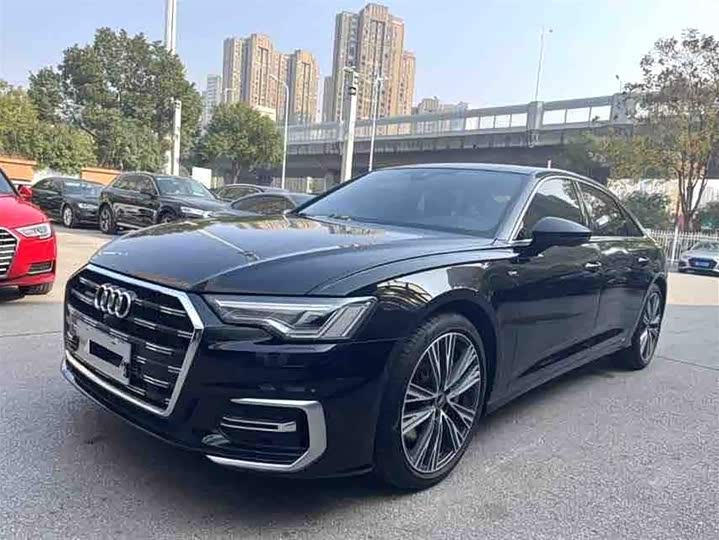 Фото 1 - Audi A6L