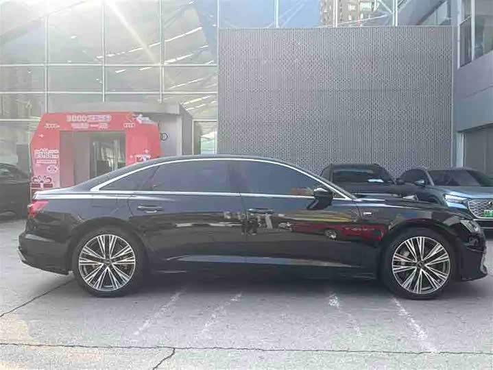 Фото 5 - Audi A6L