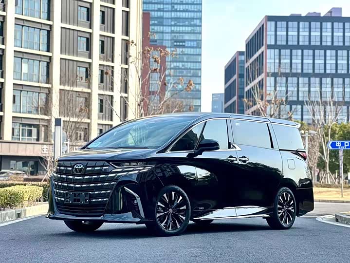 Фото 1 - Toyota Alphard