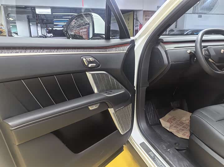 Фото 7 - Nio Onvo L90