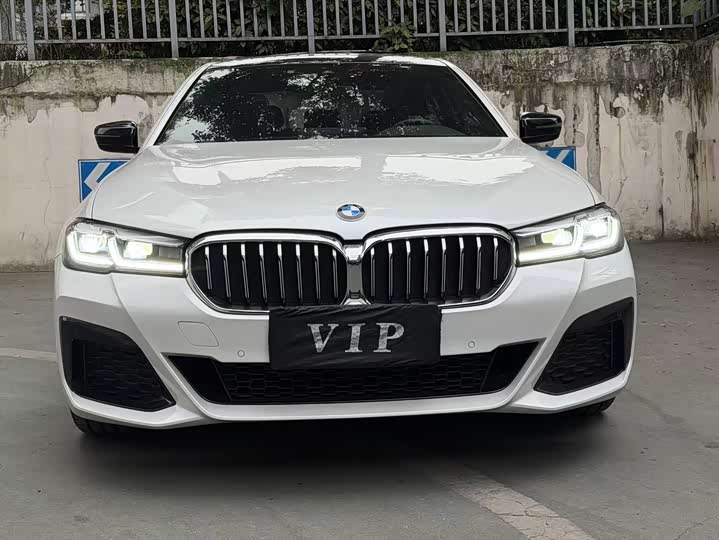 Фото 2 - BMW 5 Series