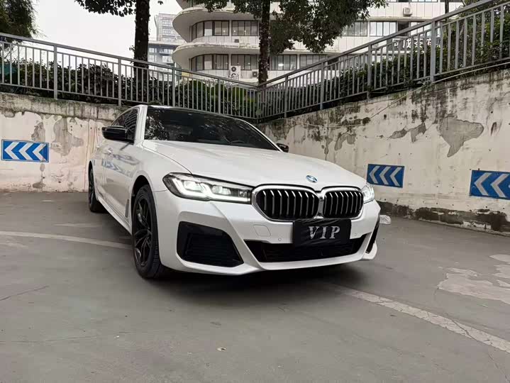 Фото 3 - BMW 5 Series
