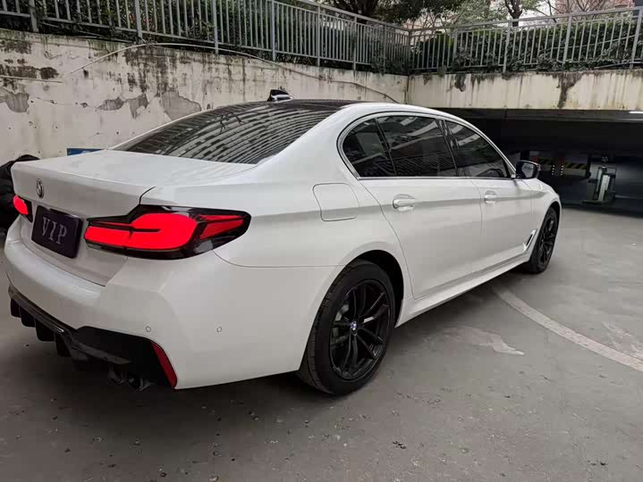 Фото 5 - BMW 5 Series