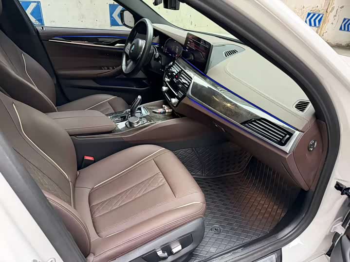 Фото 6 - BMW 5 Series