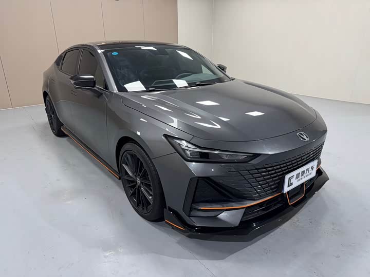 Фото 3 - Changan UNI-V