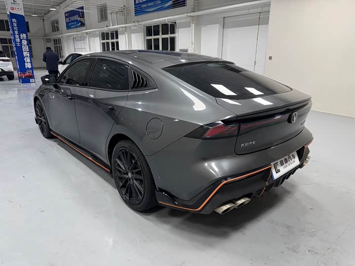 Фото 6 - Changan UNI-V