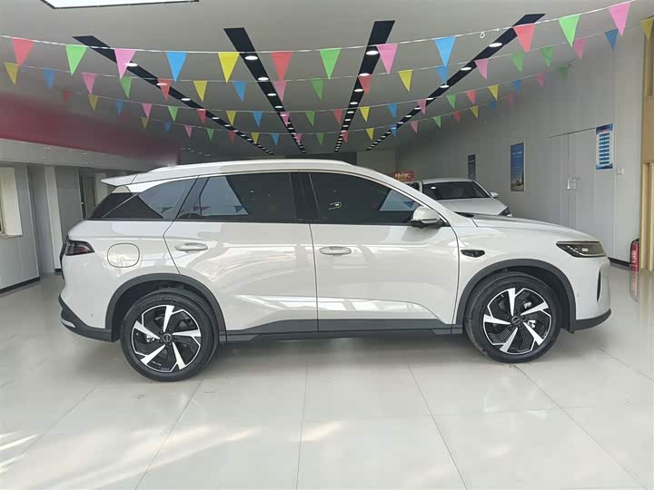 Фото 9 - BYD Sea Lion 05 DM-i Hybrid