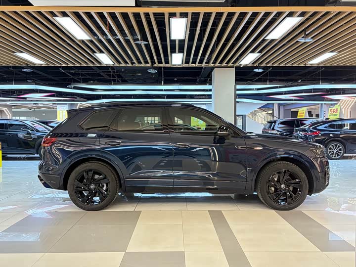 Фото 6 - Volkswagen Touareg