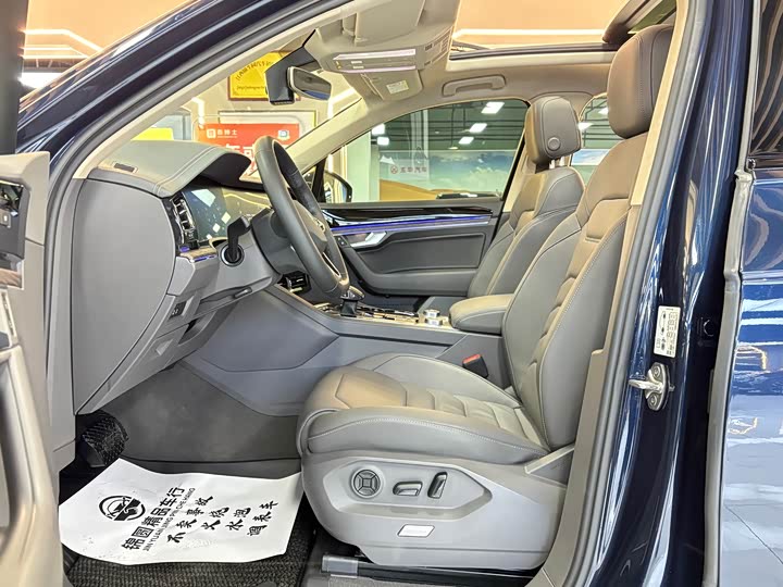 Фото 9 - Volkswagen Touareg