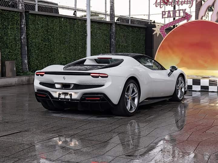 Фото 4 - Ferrari 296