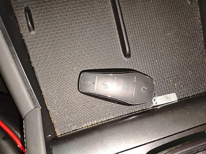 Фото 9 - BYD Qin L