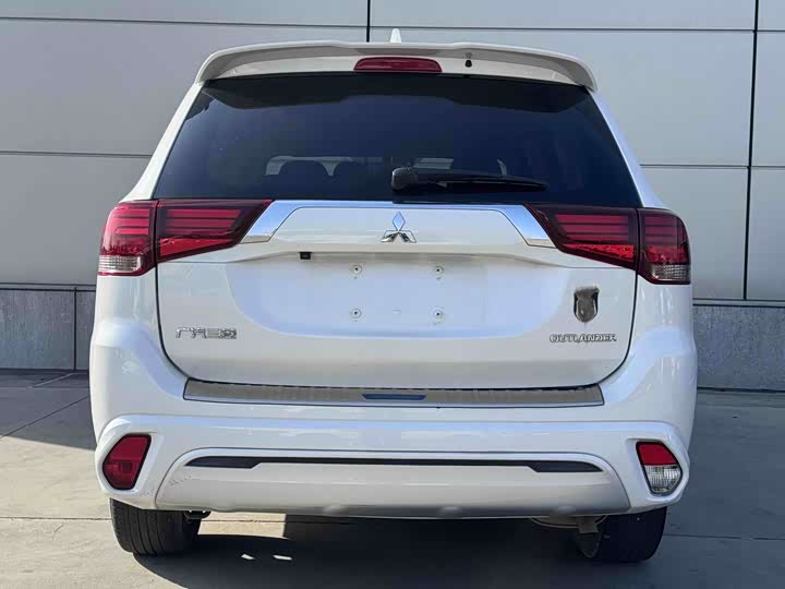 Фото 5 - Mitsubishi Outlander