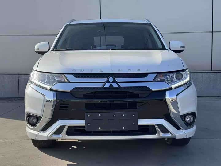 Фото 6 - Mitsubishi Outlander