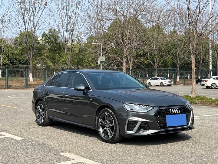 Фото 3 - Audi A4L